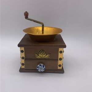 Vtg. Rustic Gainstyn Manual Coffee Grinder Wooden With Drawer Red Felt Bottom